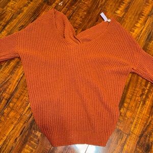 Alya V-Neck Sweater in Rich Rust